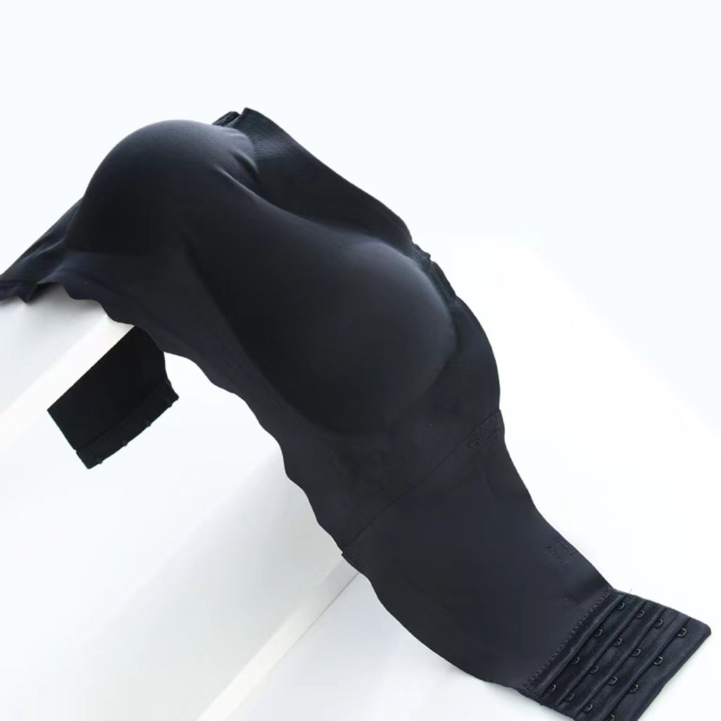 Gros plan sur un bonnet galbant du soutien-gorge bandeau Lancy couleur noire
