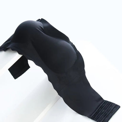 Gros plan sur un bonnet galbant du soutien-gorge bandeau Lancy couleur noire